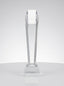 Trophée en verre épuré aux lignes géométriques élancées pour récompense cristal.
