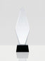 Trophée en verre personnalisé en forme de diamant biseauté sur socle noir