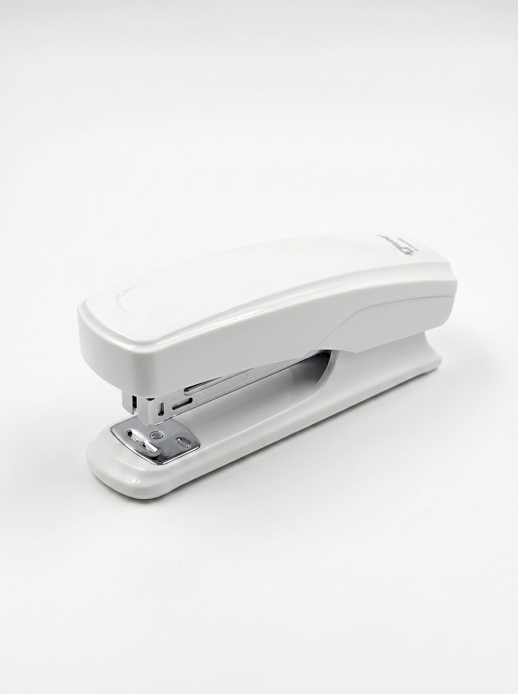 Agrafeuse stapler 24/6- 26/6 Métallique - Durable et Ergonomique Image principale du produit