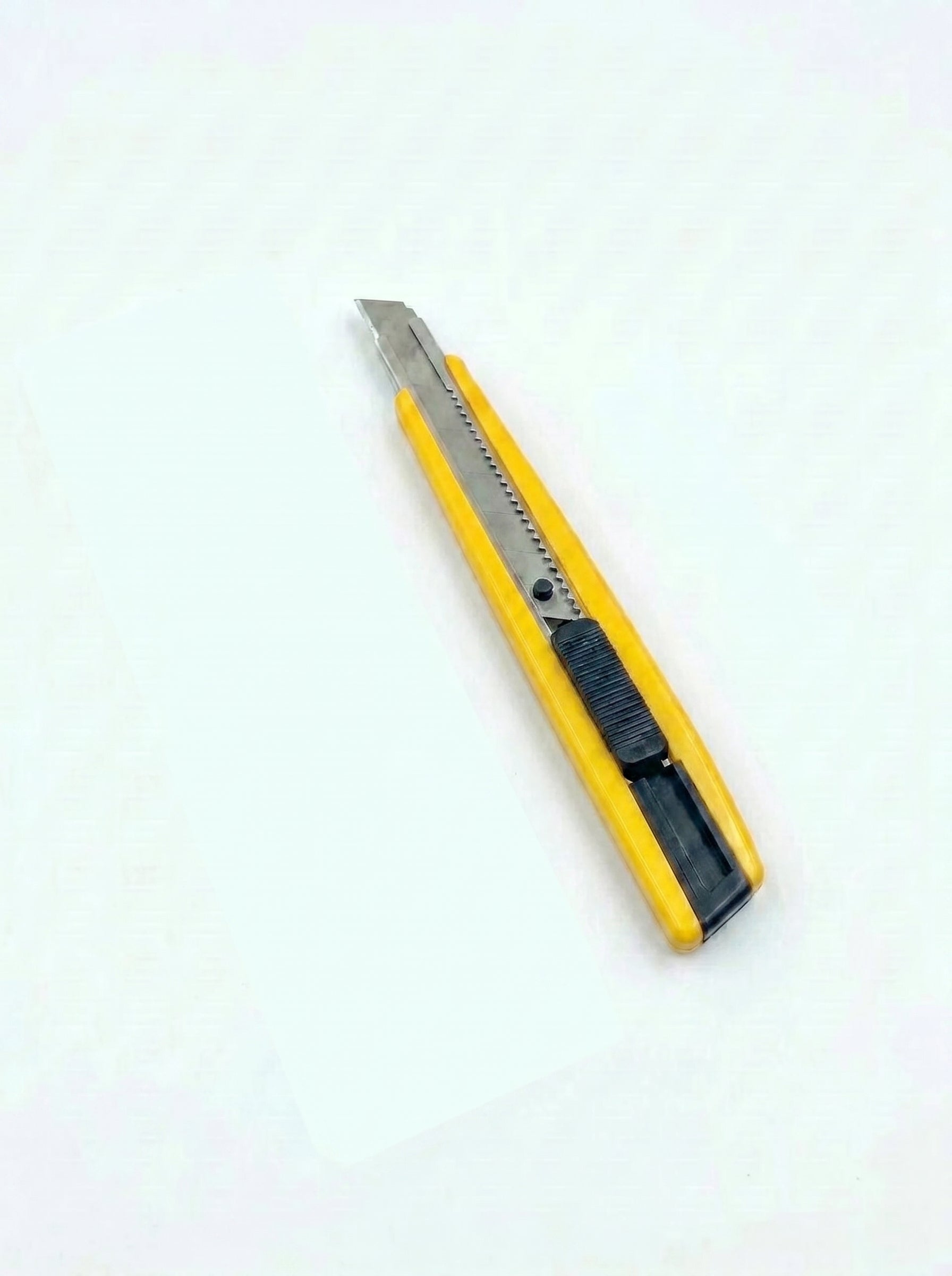 Cutter 9mm TOPKALL - Cutter de Précision pour Bricolage et Loisirs