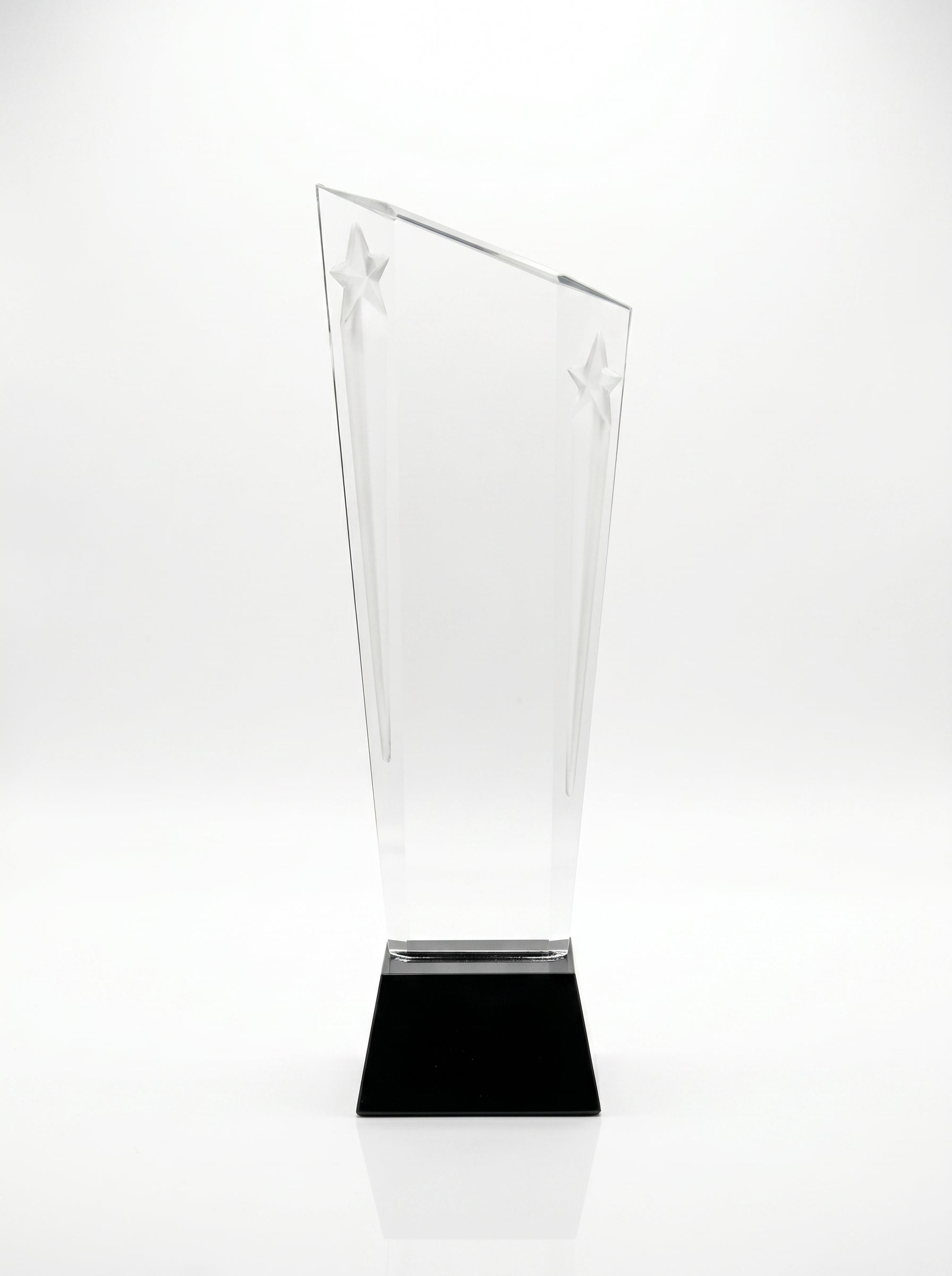 Trophée en verre personnalisé avec étoiles gravées sur socle noir, idéal pour une récompense collaborateur. Image principale du produit