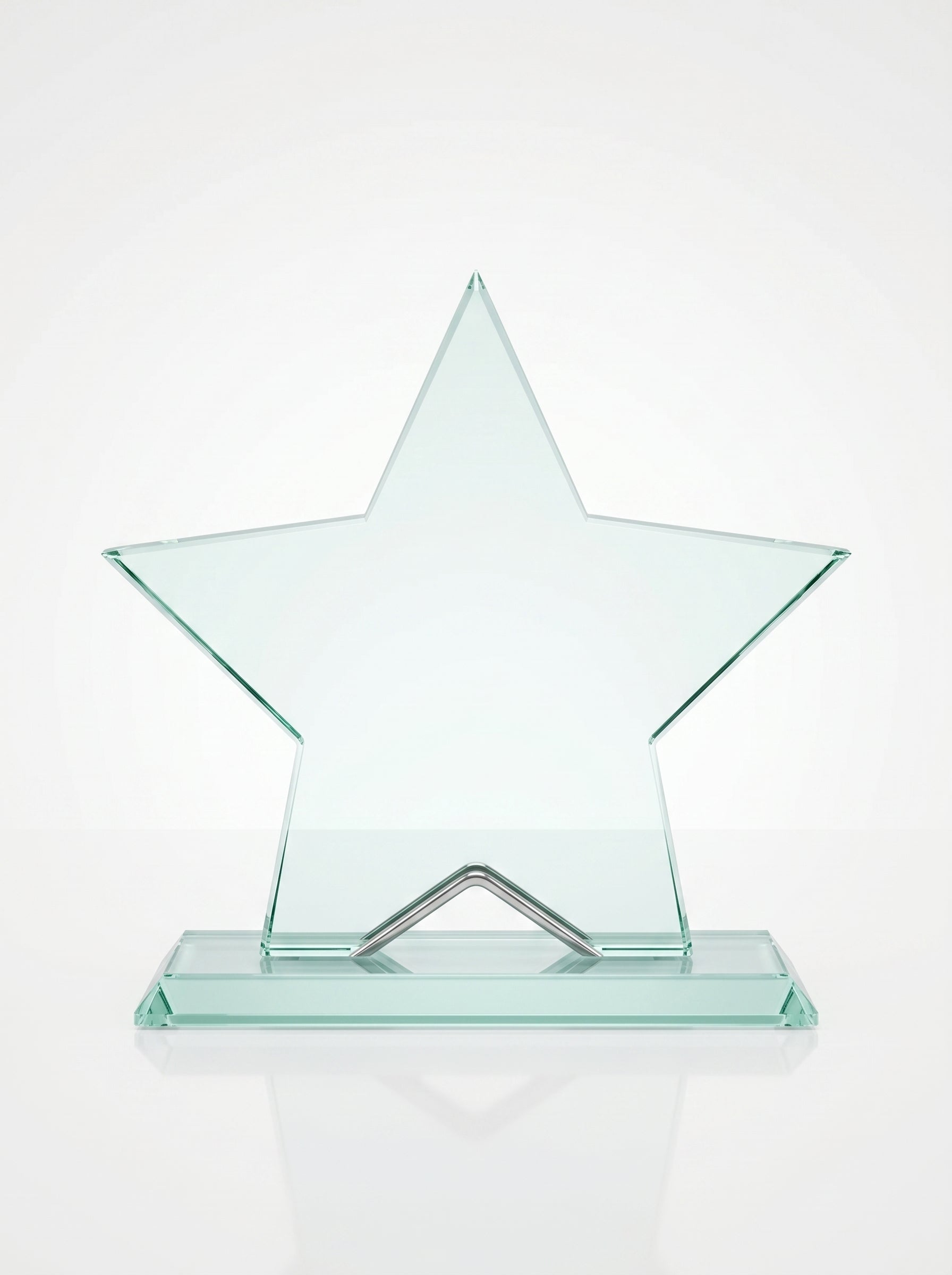 Trophée étoile en verre transparent sur socle pour une remise de trophée d'entreprise.