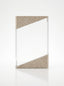 Trophée d'entreprise personnalisé au design géométrique moderne, associant la pureté du verre transparent à la texture brute du marbre beige.
