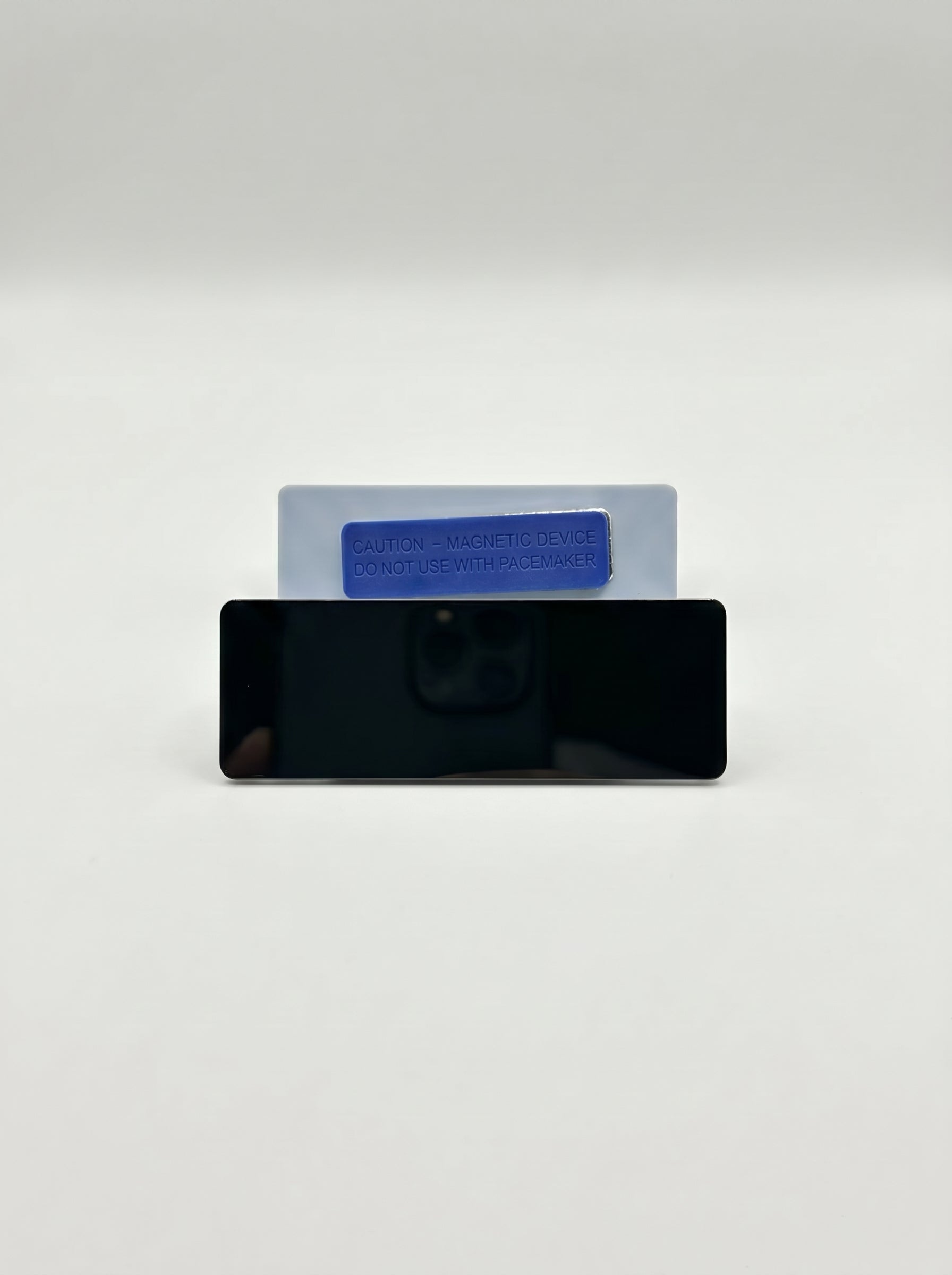 Badge Métal TOPKALL 7x2.5cm – en Noir, Bleu et Marron