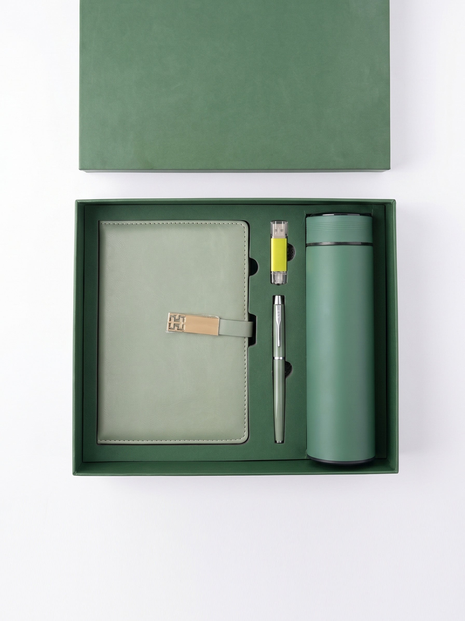 Coffret 4 Pièces : Notebook A5, Stylo, Clé USB & Bouteille Isothreme