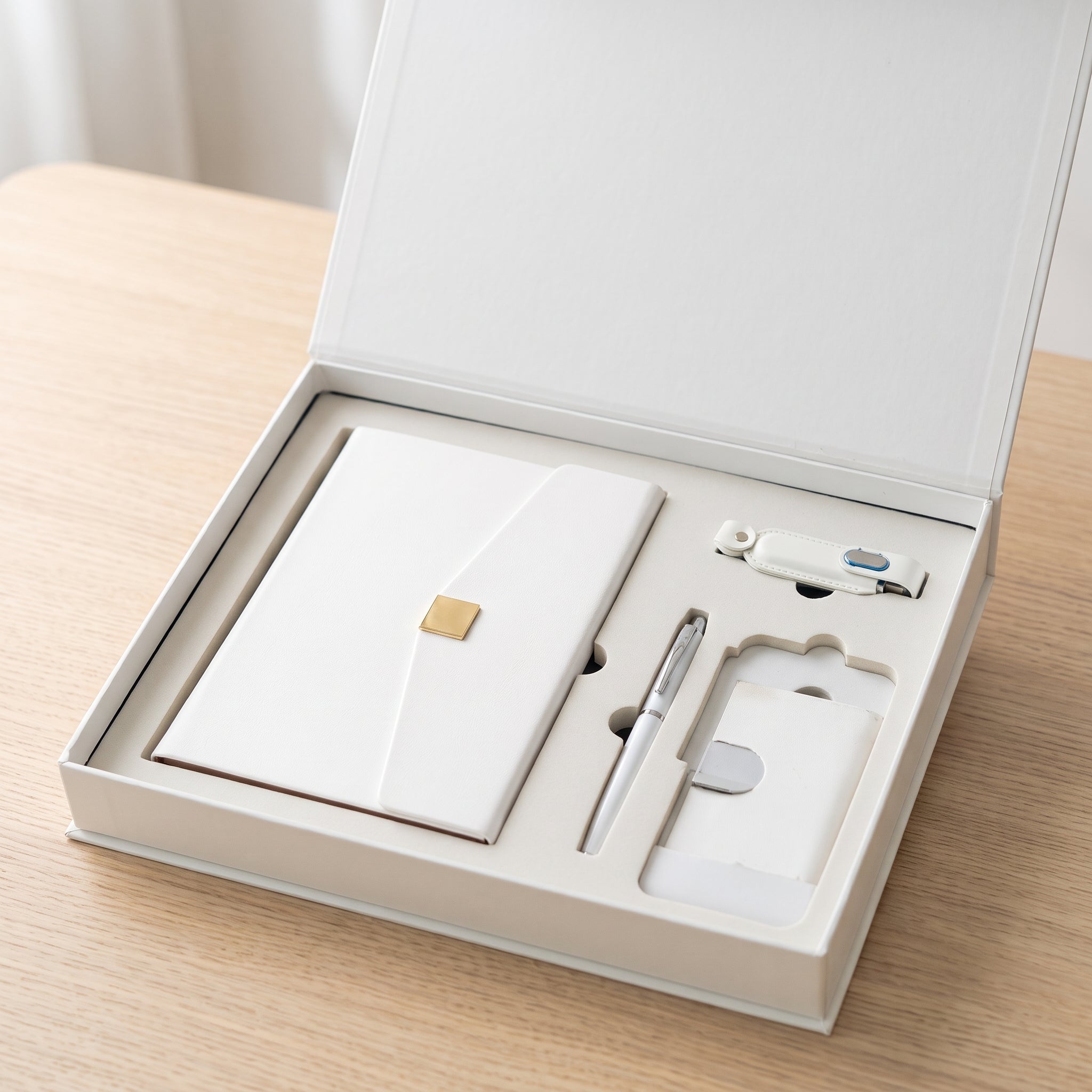 Coffret Exécutif 4-en-1 Personnalisable Image secondaire du produit