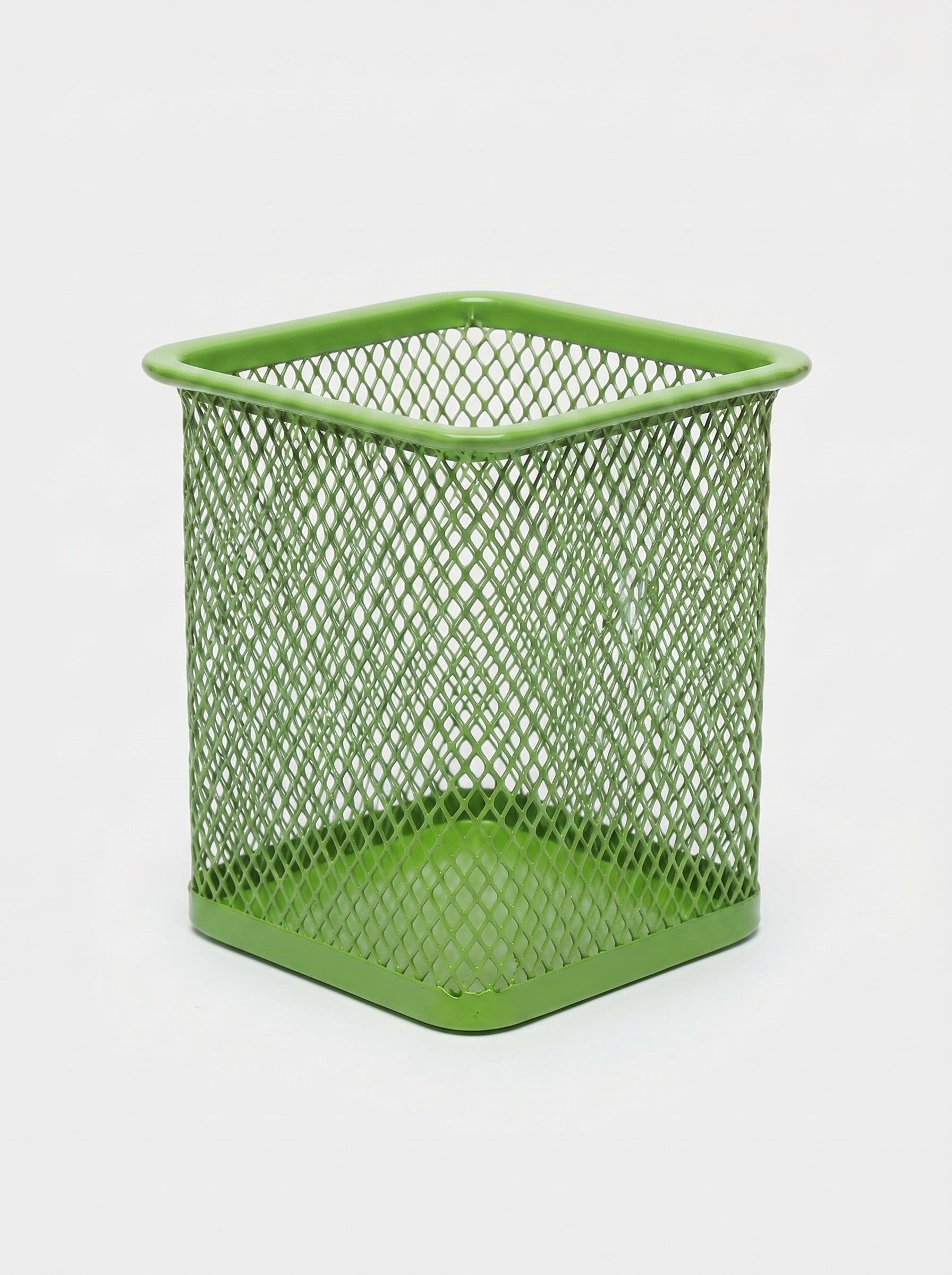 Pot à Crayons en Métal Carré – Accessoire de Bureau Robuste et Élégant