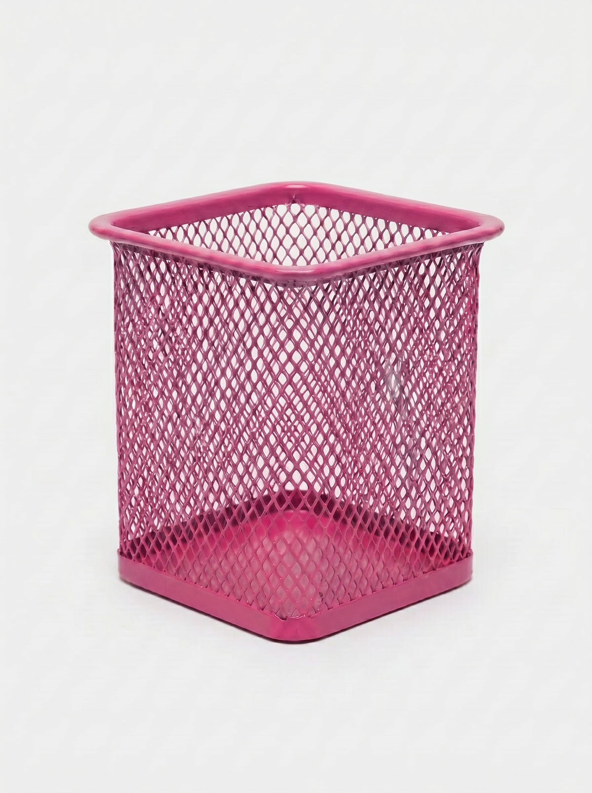 Pot à Crayons en Métal Carré – Accessoire de Bureau Robuste et Élégant
