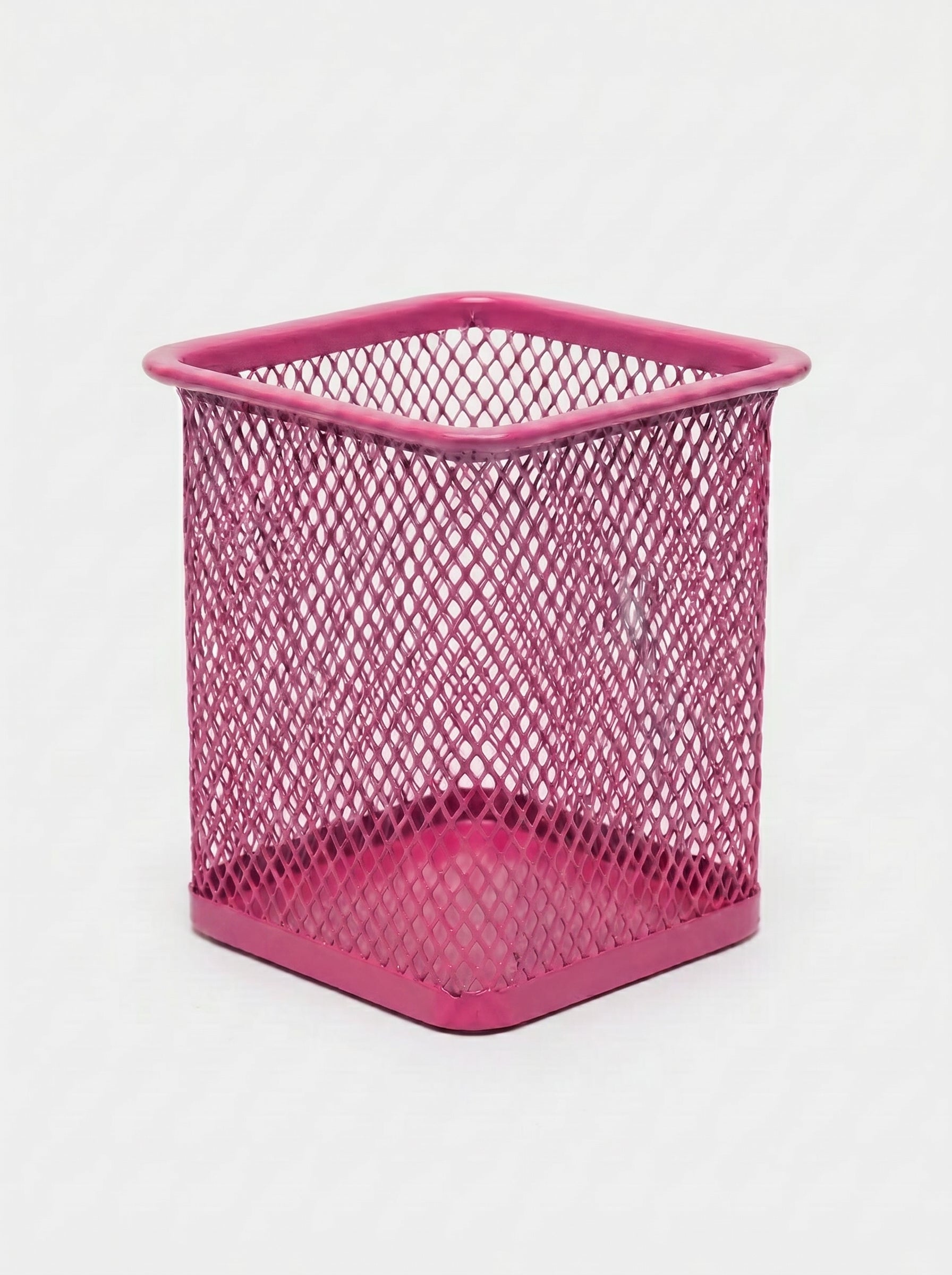 Pot à Crayons en Métal Carré – Accessoire de Bureau Robuste et Élégant