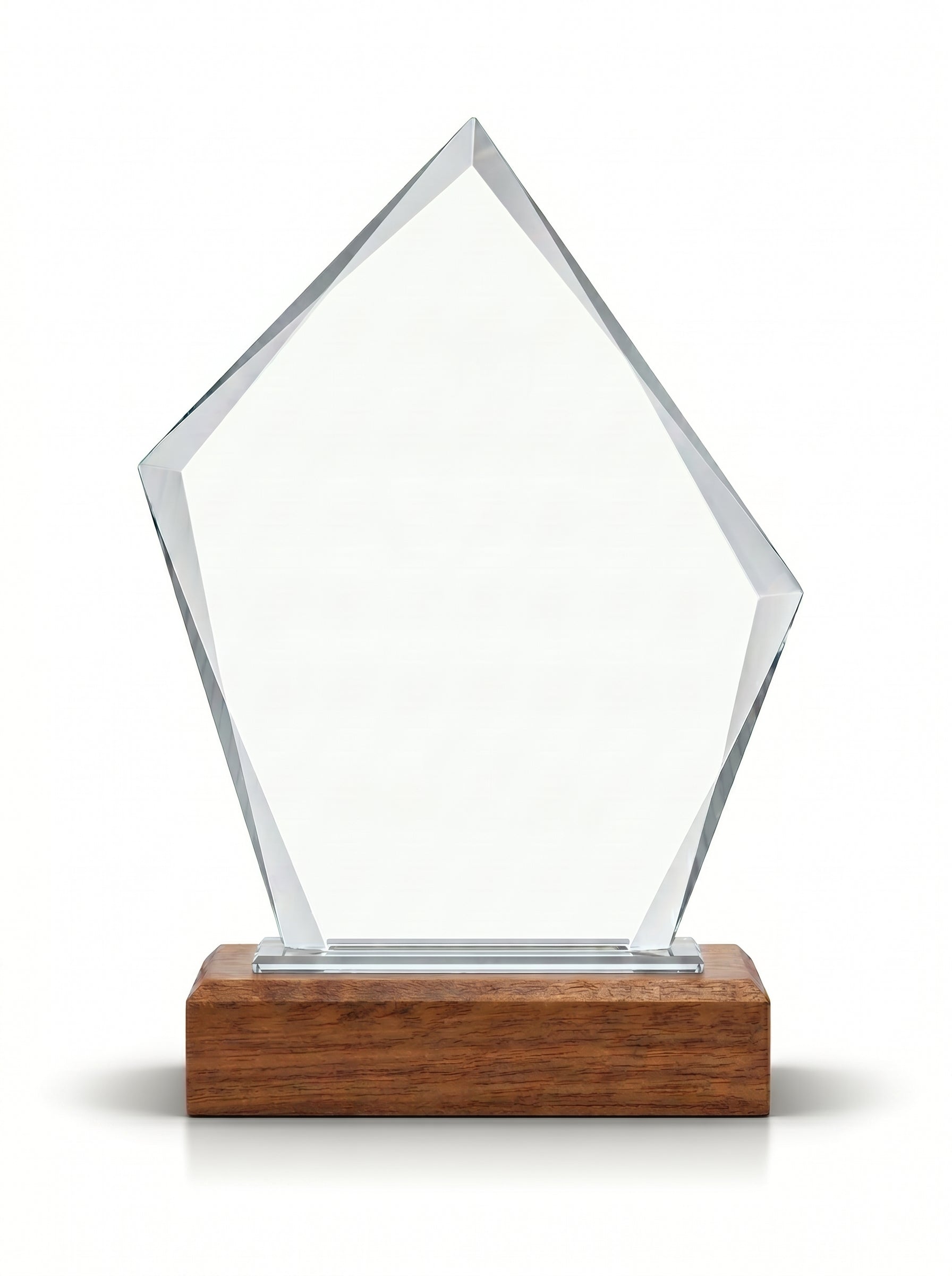 Trophée personnalisé verre et bois avec design asymétrique pour récompense d'entreprise.
